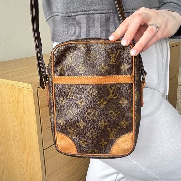 ✅AUTHENTIC✅ LOUIS VUITTON DANUBE - Picture 15 of 15
